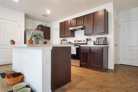 House in Davenport, Florida 5 bedrooms, 234.3 sq.m. № 1901354 - photo 8