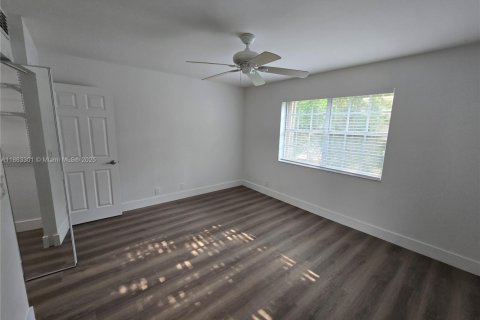 Condo in Pembroke Pines, Florida, 2 bedrooms  № 1896931 - photo 26
