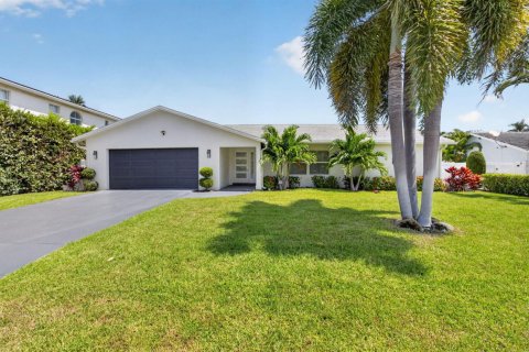 Villa ou maison à Boca Raton, Floride 4 chambres, 198.25 m2 № 2420880