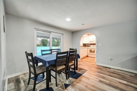 House in Brandon, Florida 5 bedrooms, 195.56 sq.m. № 1810799 - photo 9