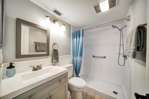 House in Brandon, Florida 5 bedrooms, 195.56 sq.m. № 1810799 - photo 22