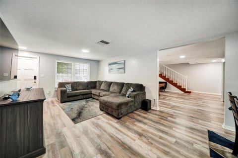 House in Brandon, Florida 5 bedrooms, 195.56 sq.m. № 1810799 - photo 8