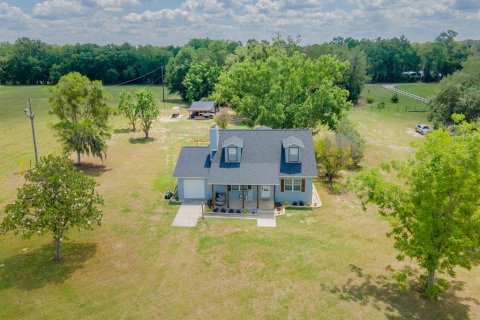 House in Anthony, Florida 3 bedrooms, 183.95 sq.m. № 2111333