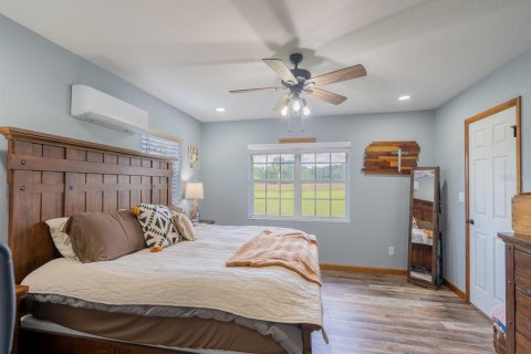 House in Anthony, Florida 3 bedrooms, 183.95 sq.m. № 2111333 - photo 25