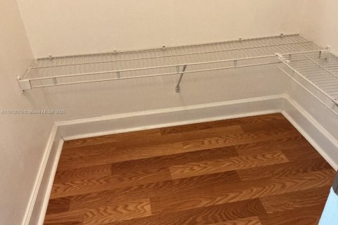 Townhouse in Lantana, Florida 3 bedrooms, 149.85 sq.m. № 2038090 - photo 20