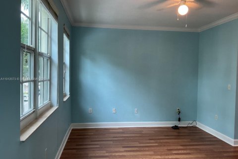 Townhouse in Lantana, Florida 3 bedrooms, 149.85 sq.m. № 2038090 - photo 15