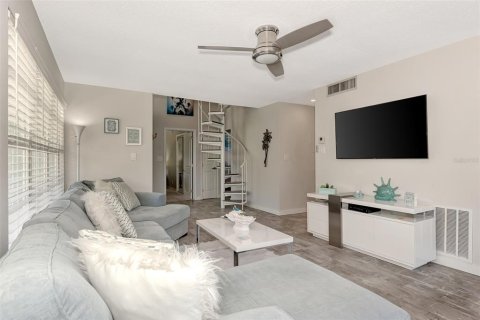 Condo in Englewood, Florida, 2 bedrooms  № 482843 - photo 17