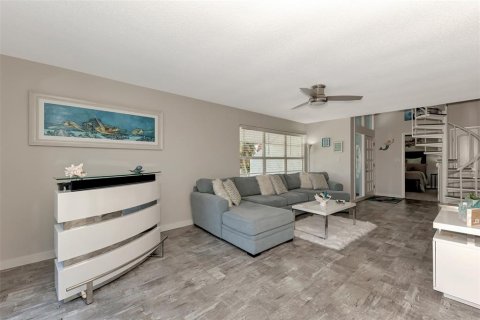 Condo in Englewood, Florida, 2 bedrooms  № 482843 - photo 15