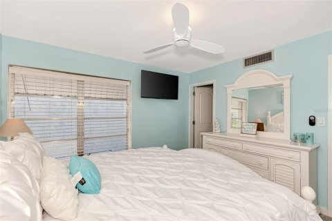 Condo in Englewood, Florida, 2 bedrooms  № 482843 - photo 29