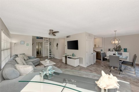 Condo in Englewood, Florida, 2 bedrooms  № 482843 - photo 16
