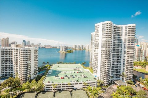 Condominio en alquiler en Aventura, Florida, 2 dormitorios, 128.21 m2 № 1942679 - foto 18