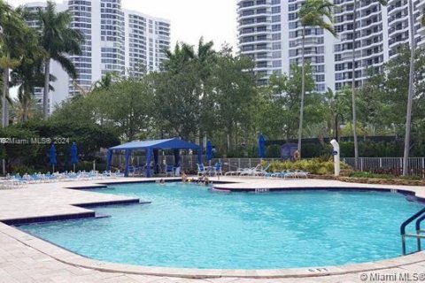 Condominio en alquiler en Aventura, Florida, 2 dormitorios, 128.21 m2 № 1942679 - foto 12