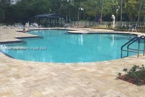 Condominio en alquiler en Aventura, Florida, 2 dormitorios, 128.21 m2 № 1942679 - foto 13