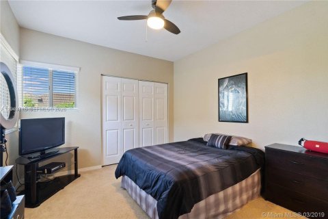 Снять в аренду таунхаус в Хомстед, Флорида 3 спальни, 175.03м2, № 2005400 - фото 10