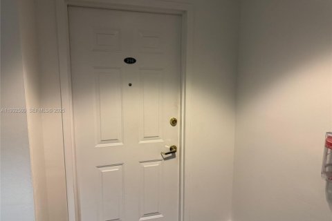 Copropriété à louer à Miami, Floride: 3 chambres, 117.43 m2 № 1991645 - photo 6