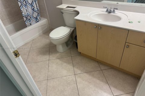 Copropriété à louer à Miami, Floride: 3 chambres, 117.43 m2 № 1991645 - photo 15