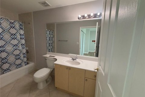 Condo in Miami, Florida, 3 bedrooms  № 1991645 - photo 28