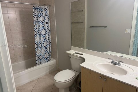 Copropriété à louer à Miami, Floride: 3 chambres, 117.43 m2 № 1991645 - photo 12