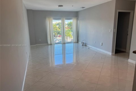 Copropriété à louer à Miami, Floride: 3 chambres, 117.43 m2 № 1991645 - photo 11