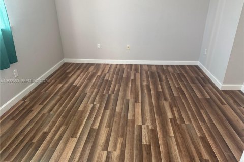 Copropriété à louer à Miami, Floride: 3 chambres, 117.43 m2 № 1991645 - photo 14