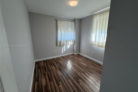 Condo in Miami, Florida, 3 bedrooms  № 1991645 - photo 23