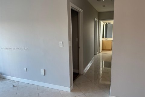 Copropriété à louer à Miami, Floride: 3 chambres, 117.43 m2 № 1991645 - photo 9