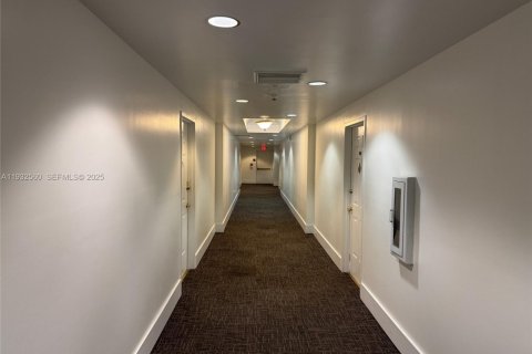 Copropriété à louer à Miami, Floride: 3 chambres, 117.43 m2 № 1991645 - photo 5