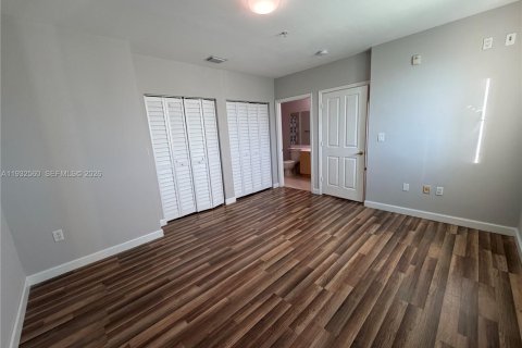 Condo in Miami, Florida, 3 bedrooms  № 1991645 - photo 29