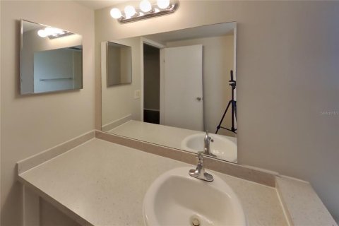 Villa ou maison à louer à Port Richey, Floride: 3 chambres, 156.82 m2 № 2096002 - photo 10