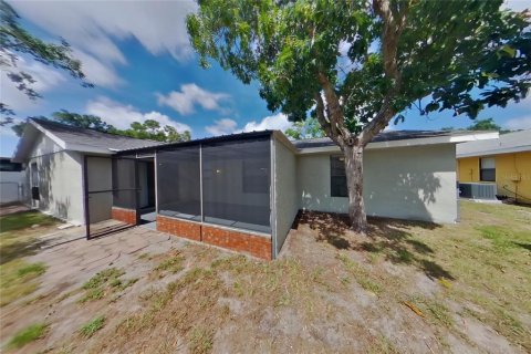 Villa ou maison à louer à Port Richey, Floride: 3 chambres, 156.82 m2 № 2096002 - photo 17