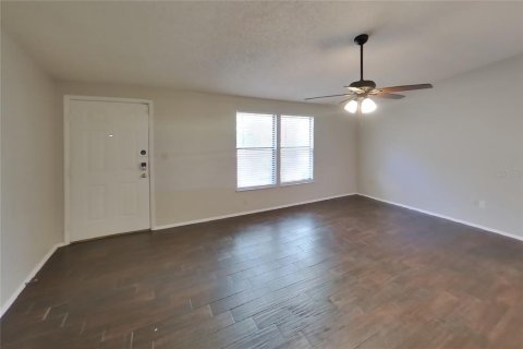 Villa ou maison à louer à Port Richey, Floride: 3 chambres, 156.82 m2 № 2096002 - photo 2