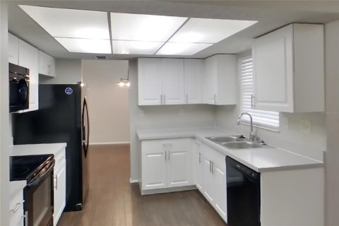 Villa ou maison à louer à Port Richey, Floride: 3 chambres, 156.82 m2 № 2096002 - photo 8