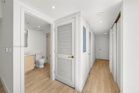 Condominio en venta en Miami, Florida, 49.89 m2 № 2179402 - foto 24