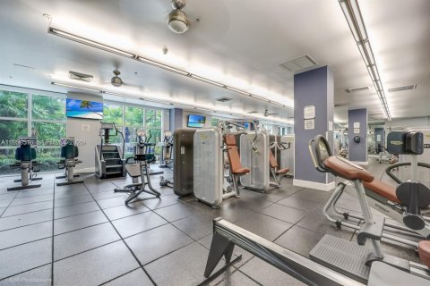 Apartamento en alquiler en Miami, Florida, 1 dormitorio, 69.68 m2 № 2020820 - foto 3