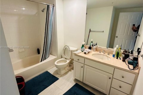 Apartamento en alquiler en Miami, Florida, 1 dormitorio, 69.68 m2 № 2020820 - foto 11