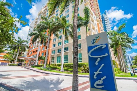 Apartamento en Miami, Florida 1 dormitorio, 69.68 m2 № 2020820