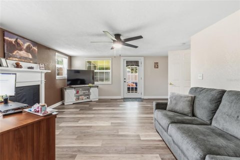 Villa ou maison à vendre à Bartow, Floride: 4 chambres, 180.23 m2 № 2149892 - photo 5
