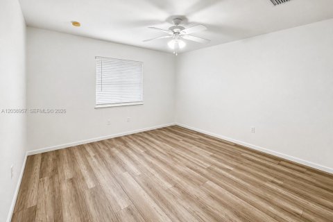 Townhouse in Hallandale Beach, Florida 3 bedrooms, 141.3 sq.m. № 2083978 - photo 17