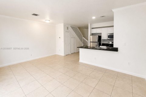 Townhouse in Hallandale Beach, Florida 3 bedrooms, 141.3 sq.m. № 2083978 - photo 5
