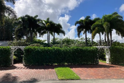 Commercial property in Wilton Manors, Florida 189.52 sq.m. № 2027813 - photo 5