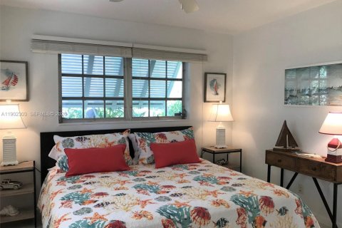 Commercial property in Wilton Manors, Florida 189.52 sq.m. № 2027813 - photo 6