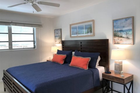 Commercial property in Wilton Manors, Florida 189.52 sq.m. № 2027813 - photo 18