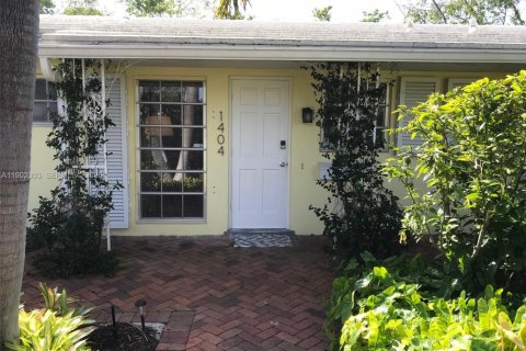 Commercial property in Wilton Manors, Florida 189.52 sq.m. № 2027813 - photo 7