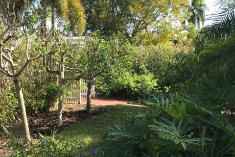 Commercial property in Wilton Manors, Florida 189.52 sq.m. № 2027813 - photo 8