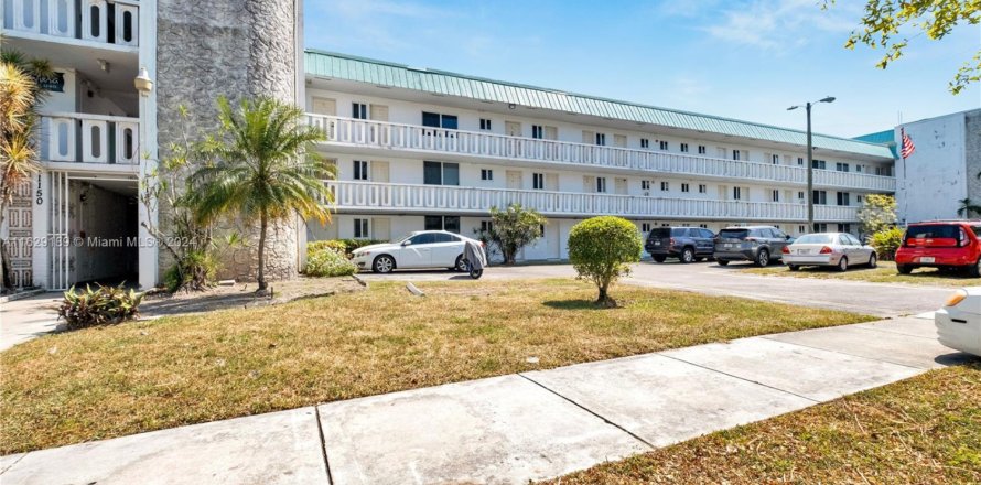 Condo in Miami, Florida, 1 bedroom  № 1745585