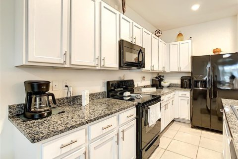 Townhouse in Wesley Chapel, Florida 3 bedrooms, 155.43 sq.m. № 1780462 - photo 14