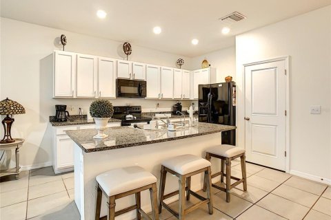 Townhouse in Wesley Chapel, Florida 3 bedrooms, 155.43 sq.m. № 1780462 - photo 12