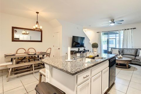 Townhouse in Wesley Chapel, Florida 3 bedrooms, 155.43 sq.m. № 1780462 - photo 16