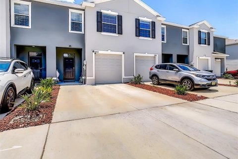 Townhouse in Wesley Chapel, Florida 3 bedrooms, 155.43 sq.m. № 1780462 - photo 1