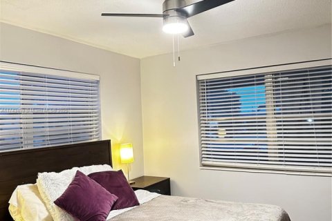 Купить кондоминиум в Уэст-Палм-Бич, Флорида 2 спальни, 74.14м2, № 1858552 - фото 12